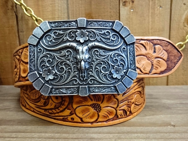 カービングベルト店舗販売開始です！ USAバックル＆レザーベルト専門店