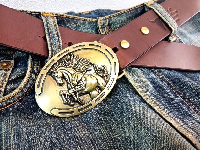 ビンテージ　バックル　馬　ホース　ルビー ビンテージ バックル 馬 ホース ルビー