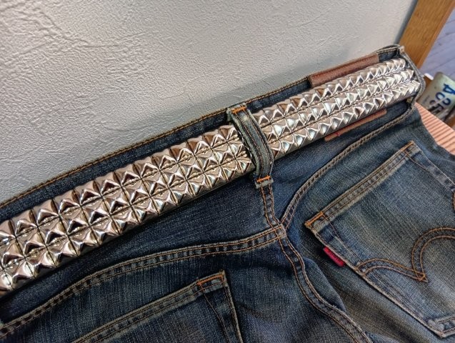 ピラミッドスタッズベルト 3連シルバースタッズ 【ブラック】12.5mm